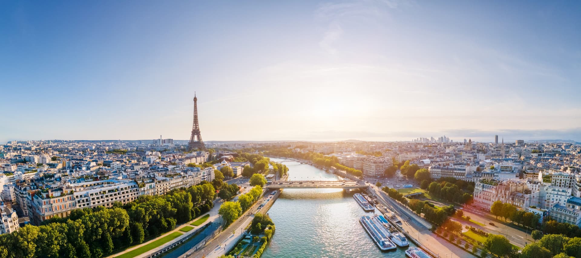 Paris, view of the Seine with Eiffel Tower
