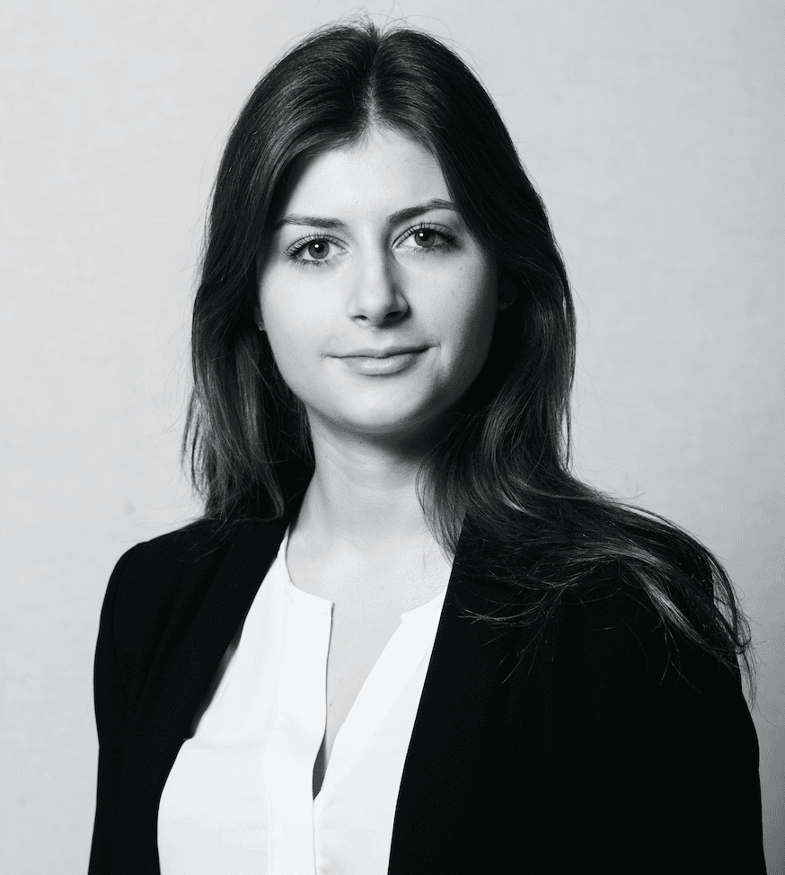 Olivia Deroy, Investec